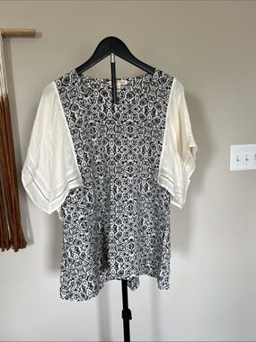 Hem & Thread Black and Cream Printed Flutter Sleeve Top